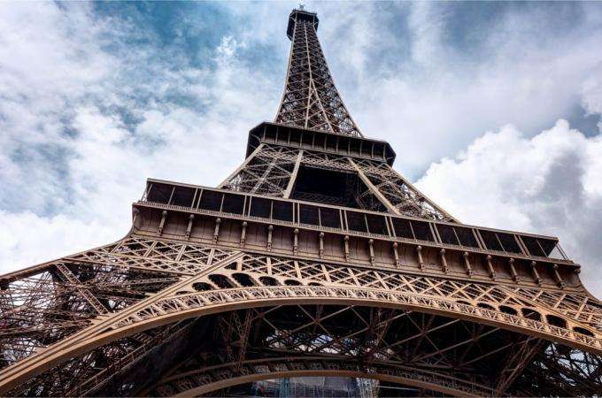 An unusual race to the top of the Eiffel Tower