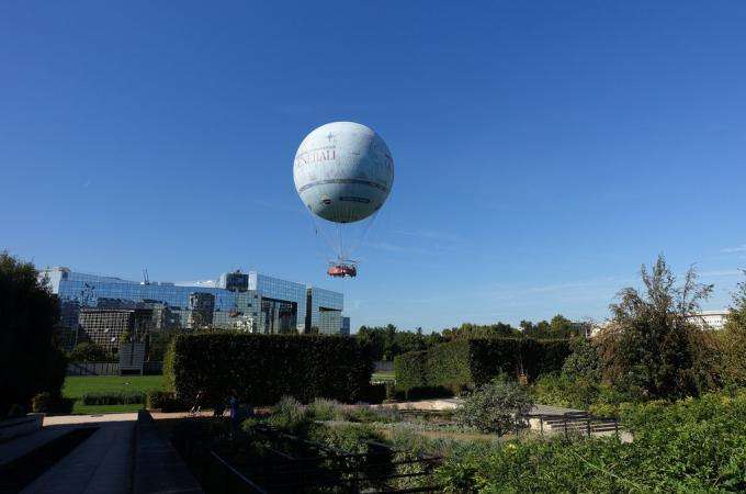 A balloon ride over Paris for two at Parc André Citroën